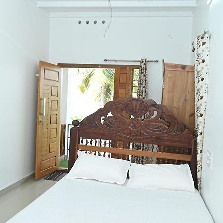 Kayalvarath Paradise Διαμέρισμα Mundrothuruth Εξωτερικό φωτογραφία