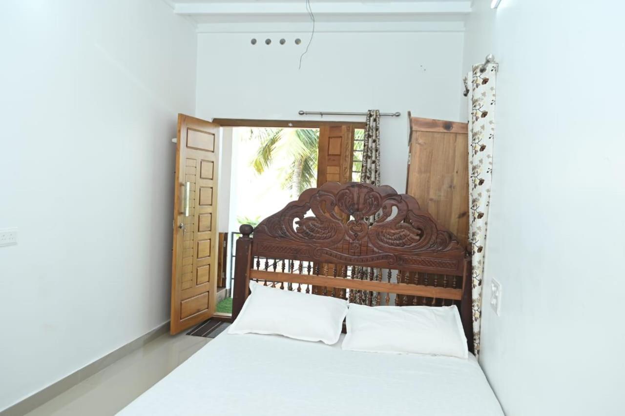 Kayalvarath Paradise Διαμέρισμα Mundrothuruth Εξωτερικό φωτογραφία